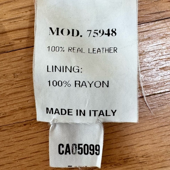 Dolce and Gabbana cream leather jacket - Picture 7 of 8